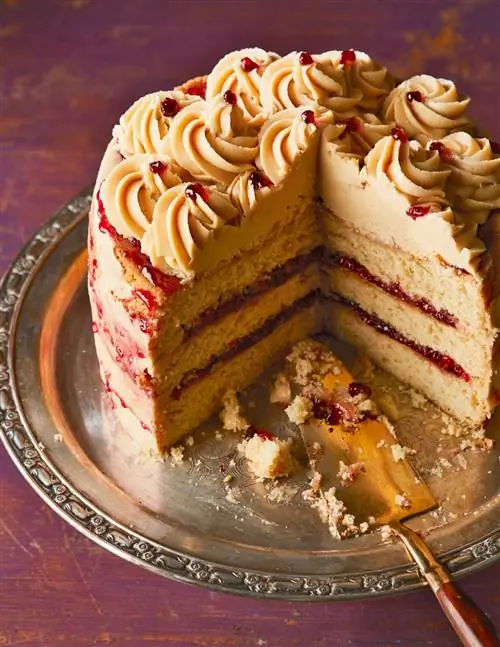 Слоеный торт PB&J Слоеный торт PB&J
