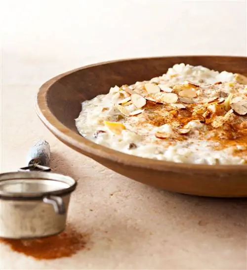 Рисовый пудинг с манго и орчатой (Arroz con Leche)