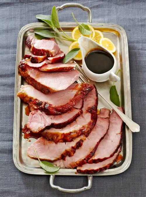 Ветчина, глазированная коричневым сахаром и виски