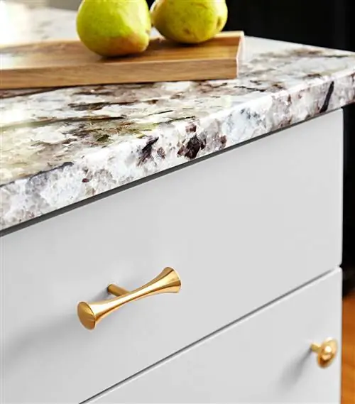 гранитный прилавок ящик с золотой ручкой