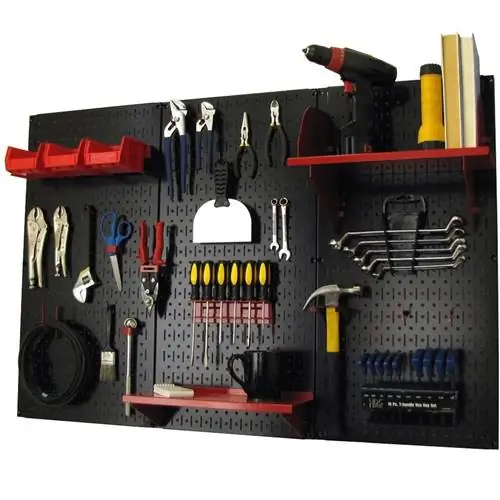 Витрина магазина Amazon Garage Storage