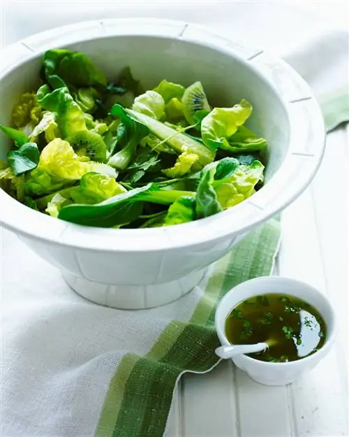 Острый и сладкий зеленый салат