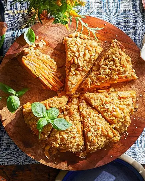 Сладкий картофель с гребешком и арахисовым штрейзелем