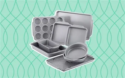 В этом наборе для выпечки из 10 предметов есть все, что вам нужно для приготовления вкусных праздничных угощений, и сейчас он стоит всего 43 доллара