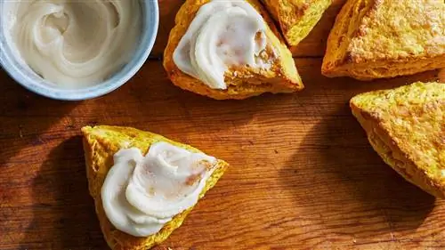 Тыквенные лепешки с глазурью из коричневого масла