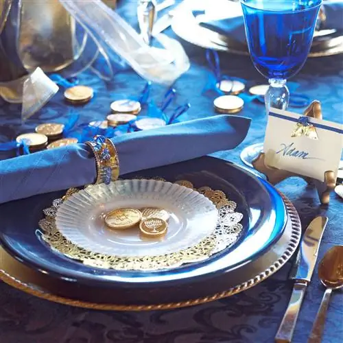 сервировка ханукального стола бисерным кольцом для салфеток