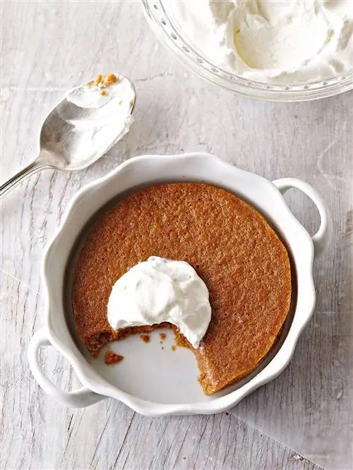 Заварной крем с корицей и коричневым сахаром