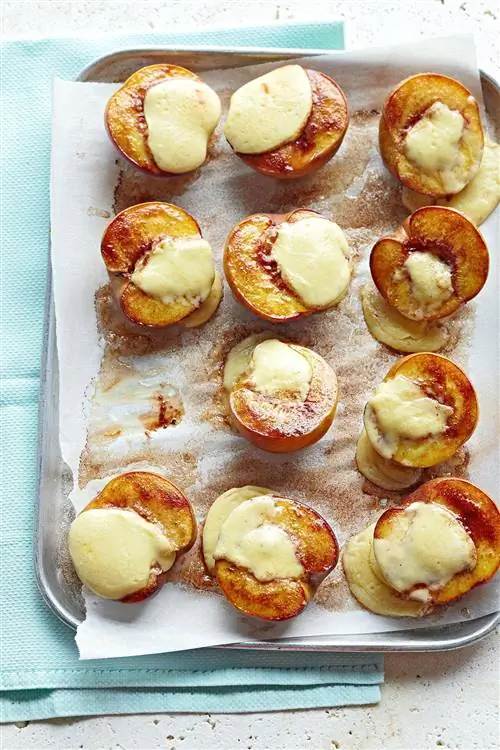 Персики, фаршированные чизкейком