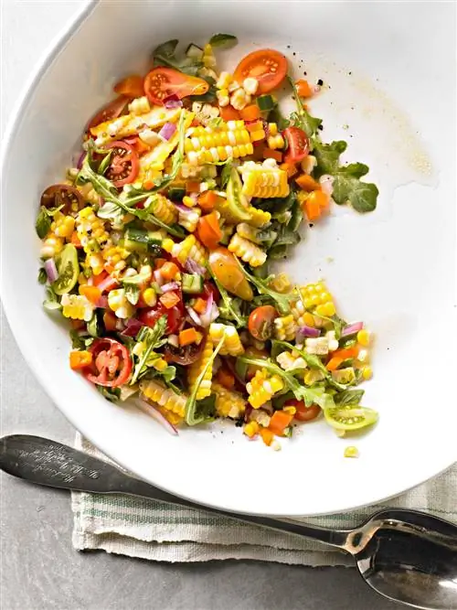 Салат из свежей кукурузы