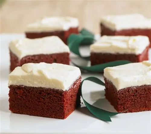 Пирожные Red Velvet с пахтой
