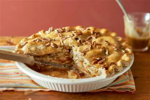 Яблочно-грушевый пирог с пралине