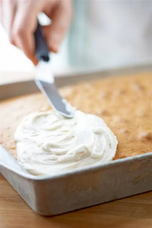 намазывание сливочного крема с калуа