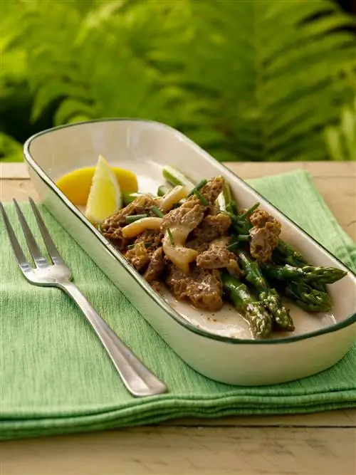 Спаржа и сморчки