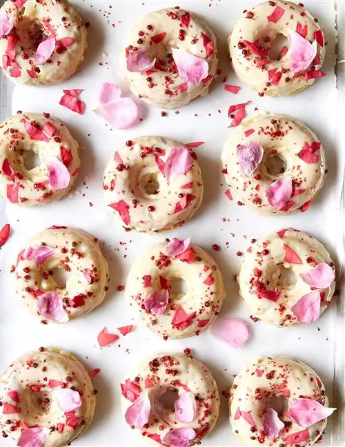 кексы с розовым перцем и розой