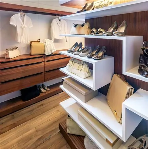 шкаф с плавающими полками для обуви