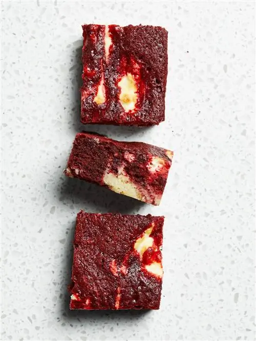 Бруки из Red Velvet