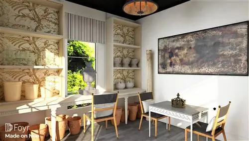 студия с большим окном