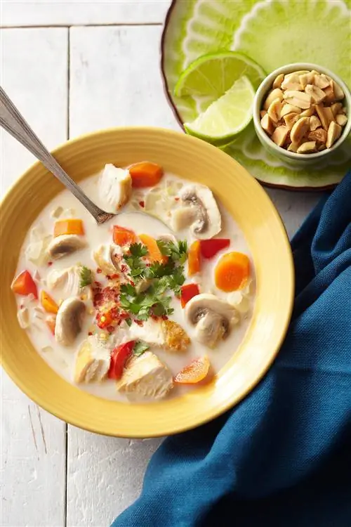 Тайский куриный суп в медленноварке