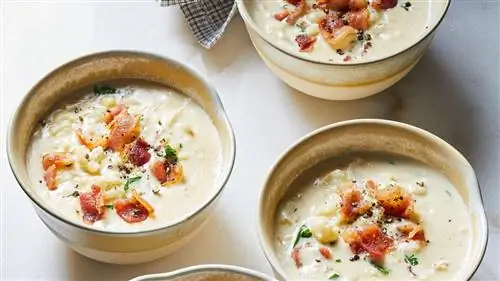 Суп с копченой цветной капустой и сыром
