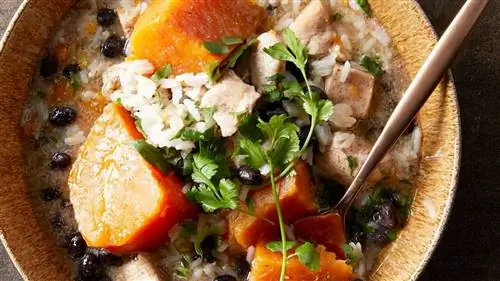 Суп из индейки и сладкого картофеля в карибском стиле