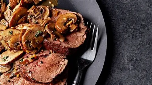 Жареная говяжья вырезка с грибами