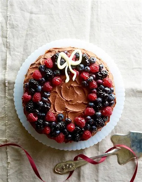 Шоколадно-ягодный венок