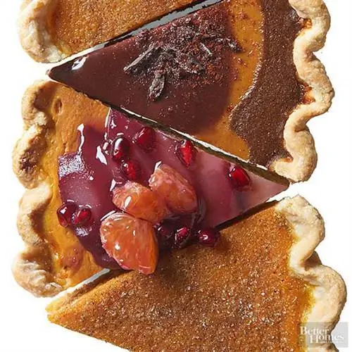 Тыквенный пирог с гранатовыми грушами