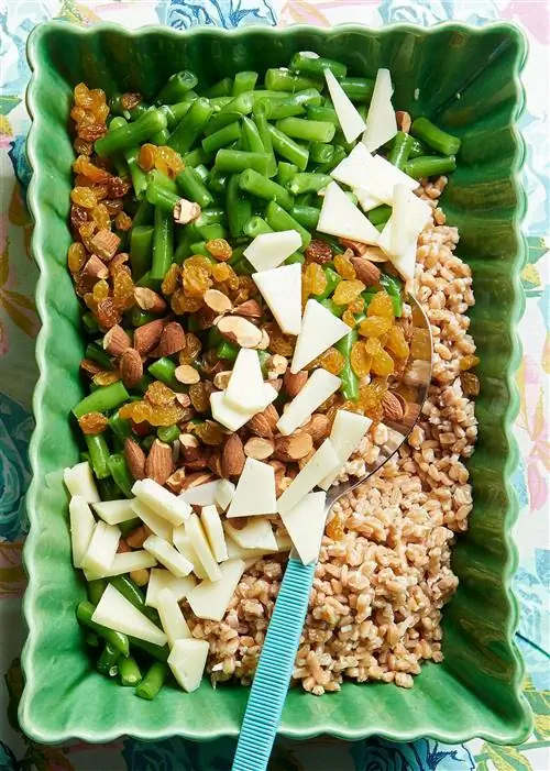 Салат из рубленой зеленой фасоли с манчего