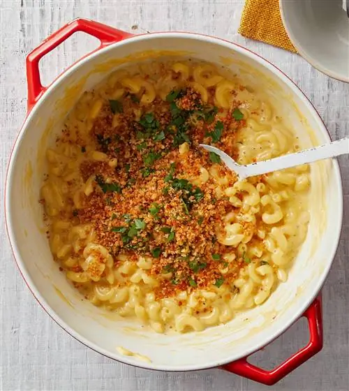 Макароны с сыром в горшке