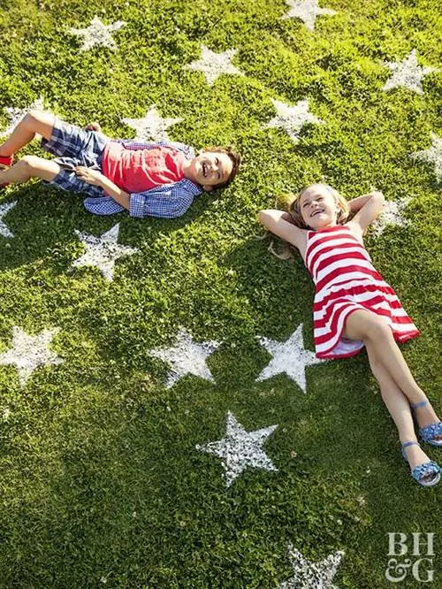 ff_stars на траве, дети лежат в траве, звезды