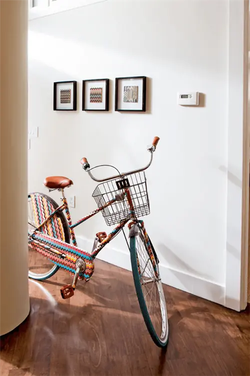 велосипед миссони в коридоре