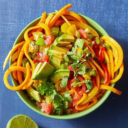 миска буррито с тыквенной лапшой