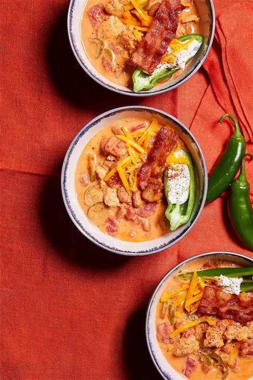Slow Cooker Jalapeño Popper Chili