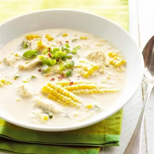 Свежая кукуруза и куриный суп Свежая кукуруза и куриный суп