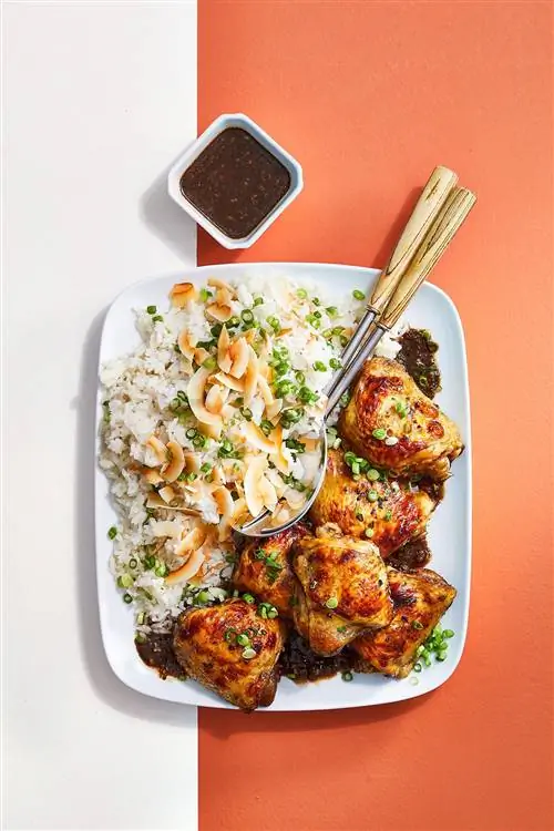 Курица Адобо с кокосовым рисом