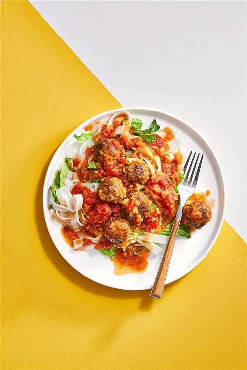 Фрикадельки кимчи с начинкой из моцареллы