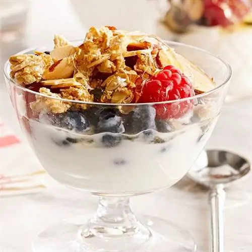 Мини-парфе с фруктами и йогуртом