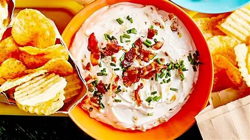 Пикантный соус со сметаной и луком Пикантный соус со сметаной и луком