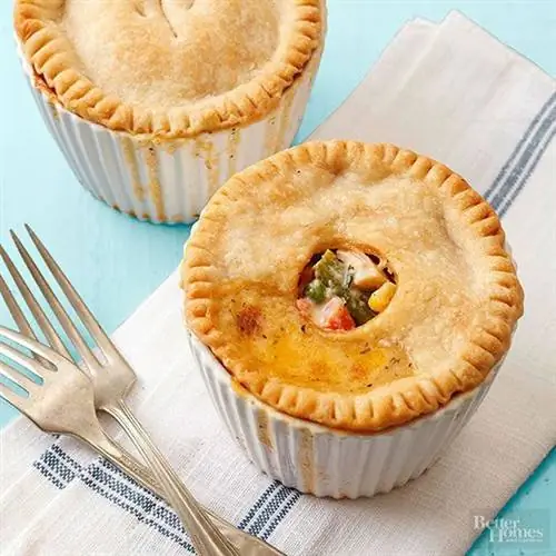 Индивидуальные пироги с курицей