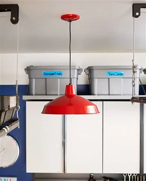 Тур по перестройке синего гаража после освещения красным светом над головой