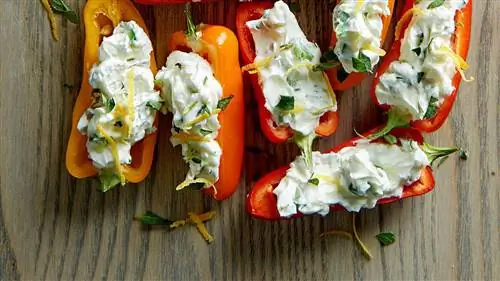 Мини-перцы с сыром и травами