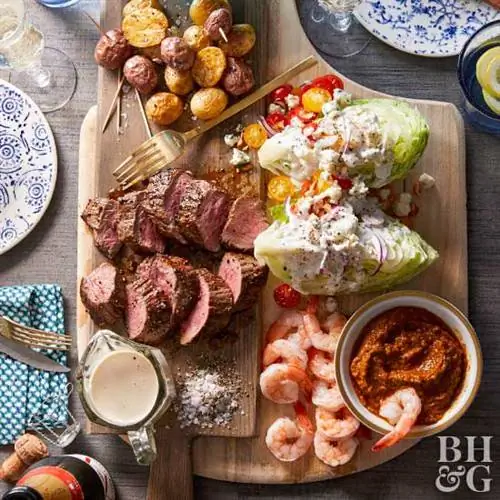 доска для ужина в стейк-хаусе