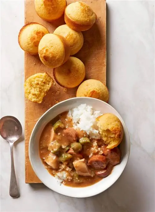Гамбо с курицей и сосисками в скороварке