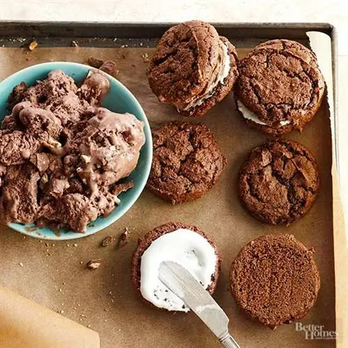 Сэндвичи с шоколадно-зефирным мороженым