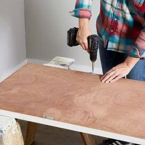 добавить крючки к спине с помощью отвертки