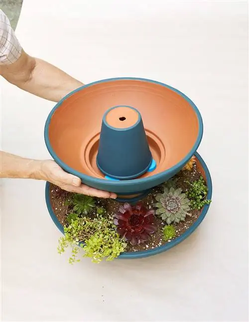 суккулентная башня, как собрать терракотовые горшки, посадить, шаг 5