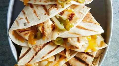 сырно-куриные кесадильи с зеленым чили сырно-куриные кесадильи с зеленым чили
