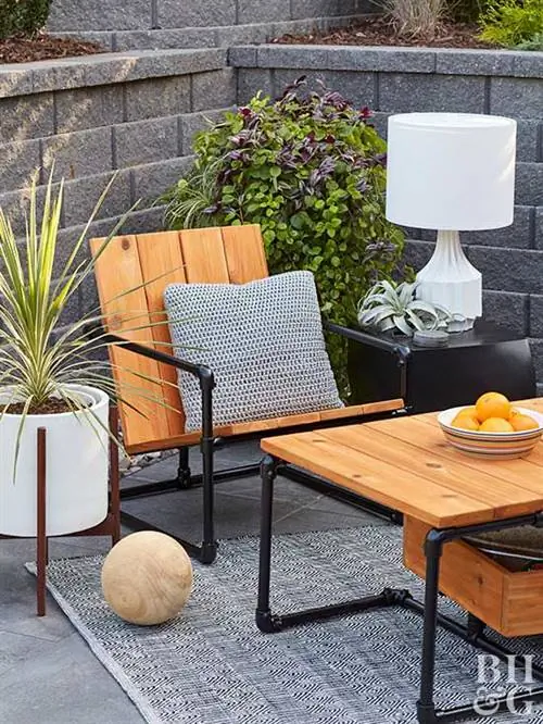 Обновите свой внутренний дворик с помощью этого современного стула из труб своими руками