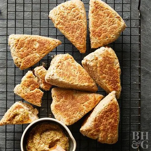 Поджаренный тмин и ржаной хлеб