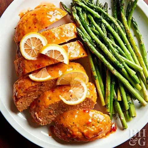 Рулет из лосося со спаржей